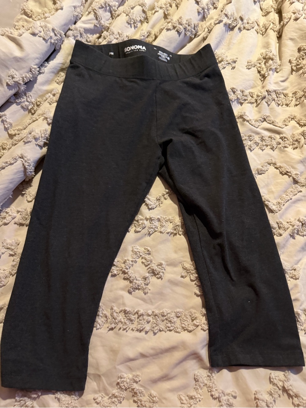 SONOMA Performance women’s  Dark Gray Capri Leggings